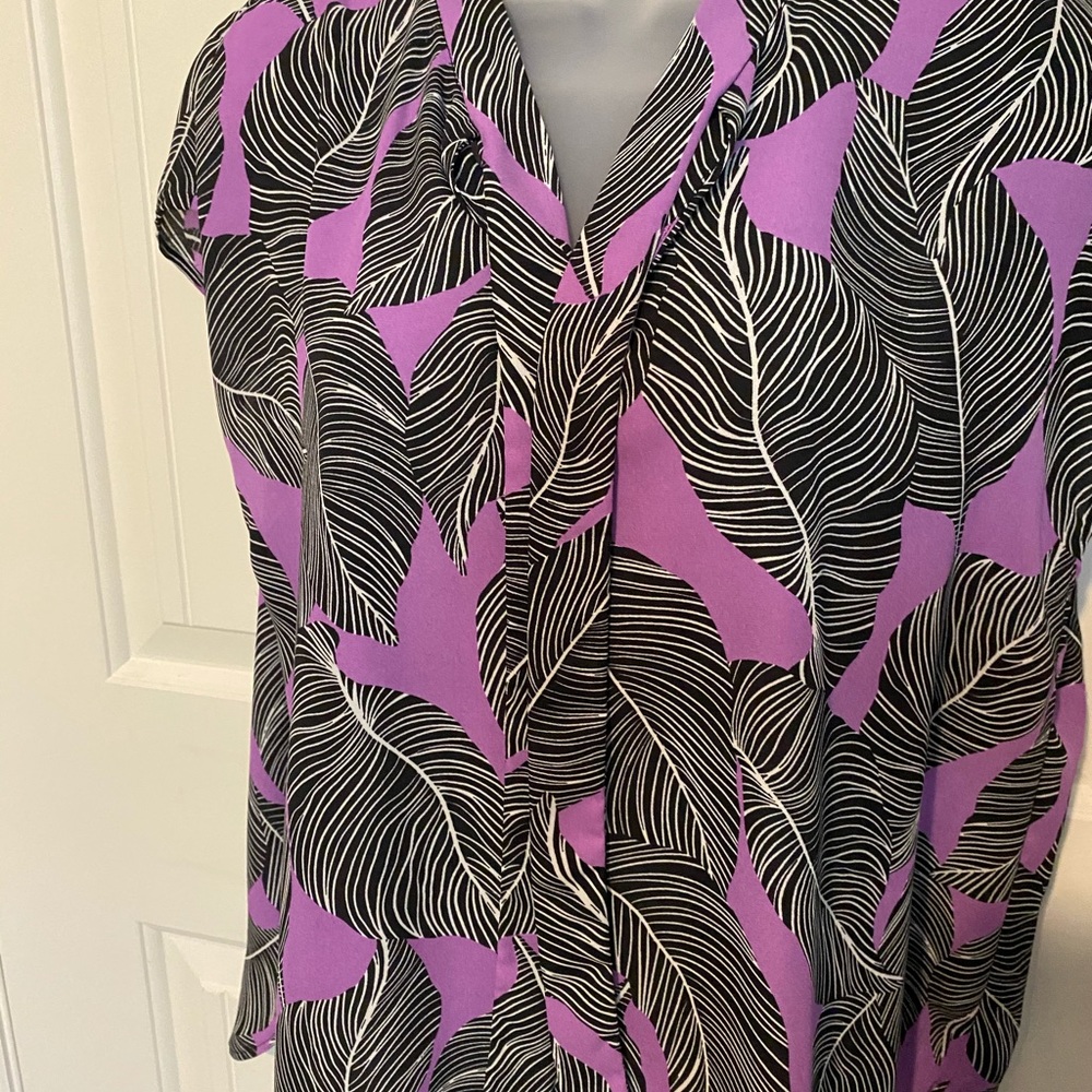 Beautiful blouse - Picture 4 of 5